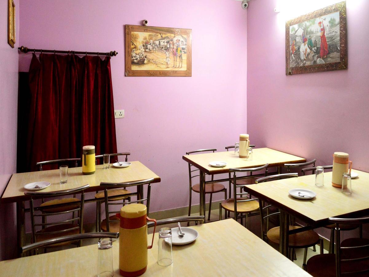 Oyo 6179 Hotel Aarjee Crescent Jaipur Bagian luar foto