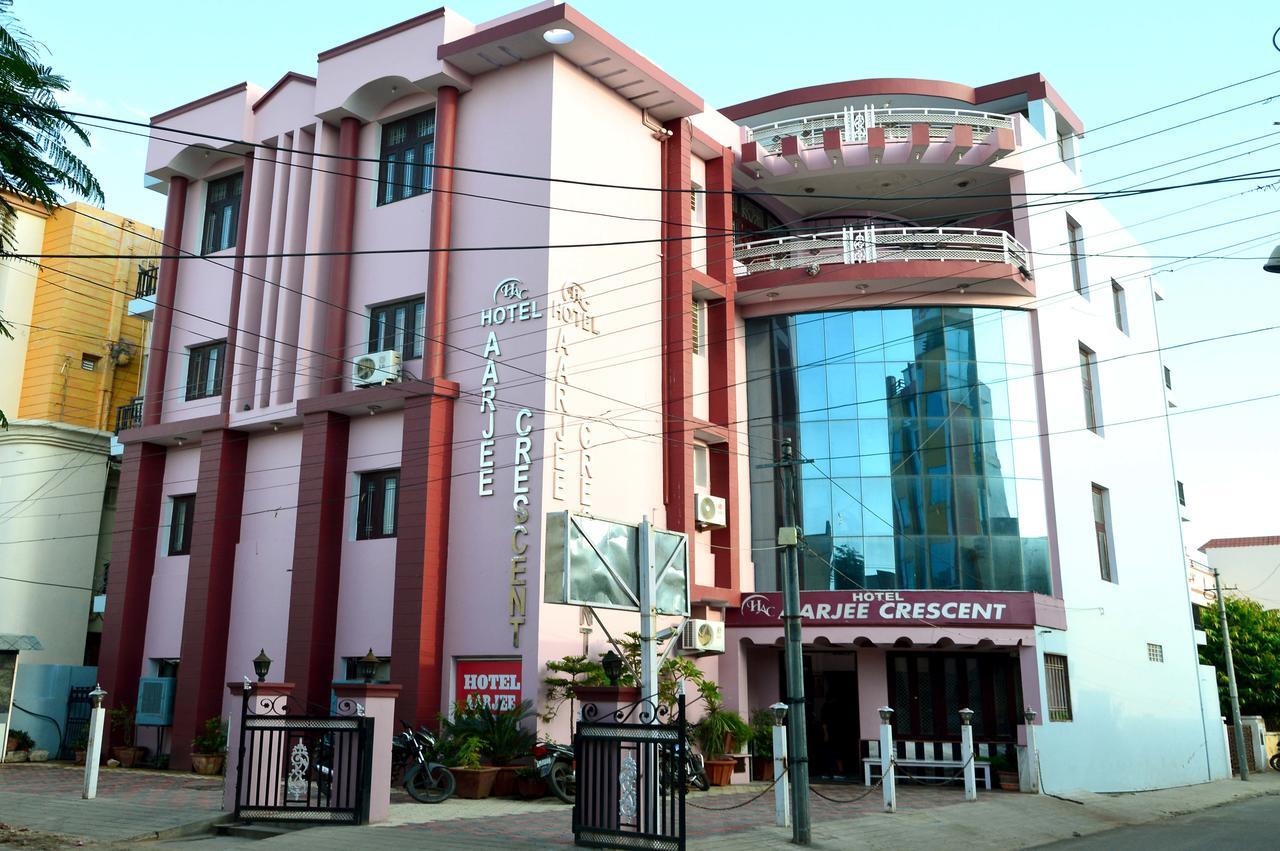 Oyo 6179 Hotel Aarjee Crescent Jaipur Bagian luar foto