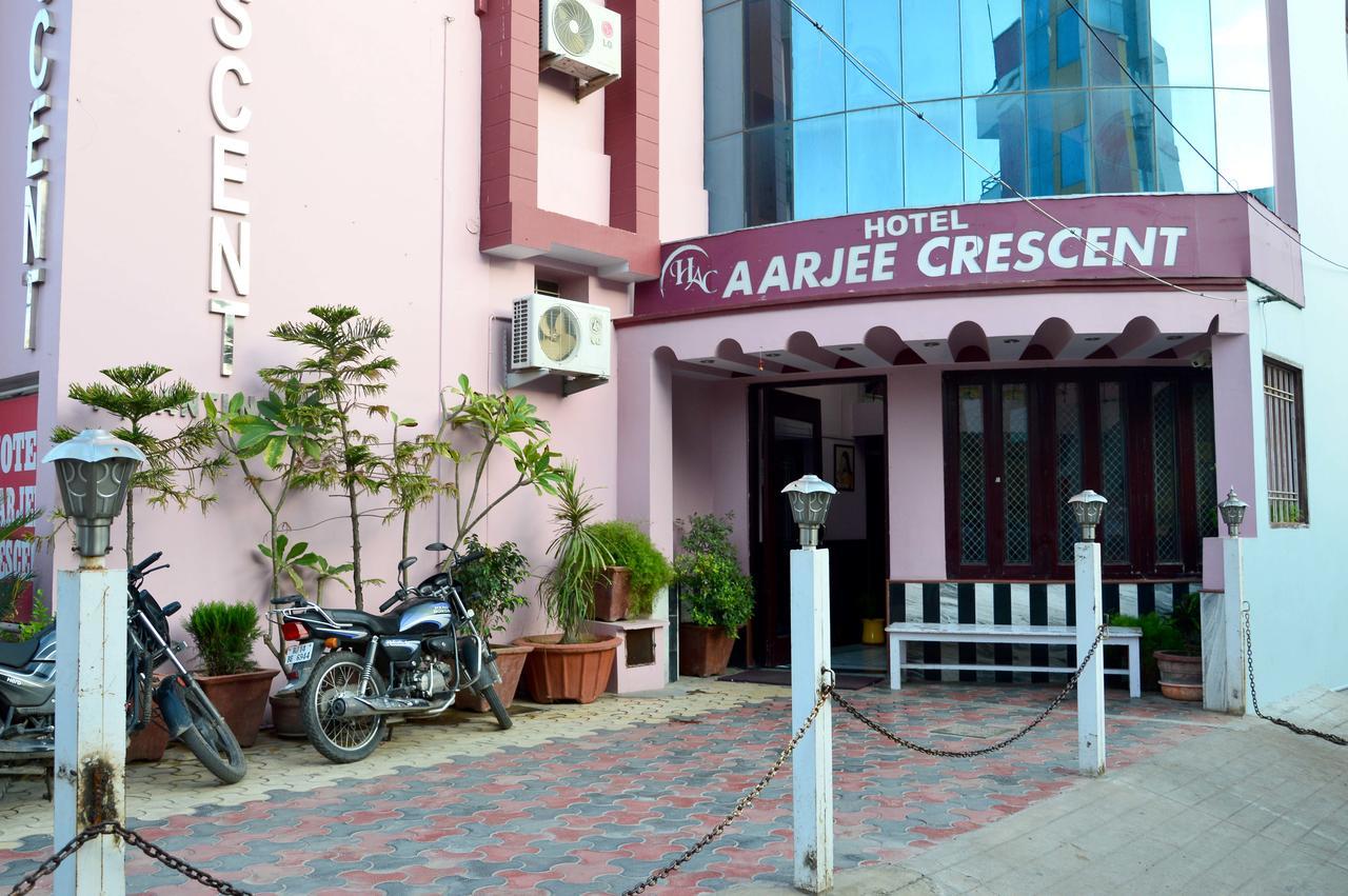 Oyo 6179 Hotel Aarjee Crescent Jaipur Bagian luar foto