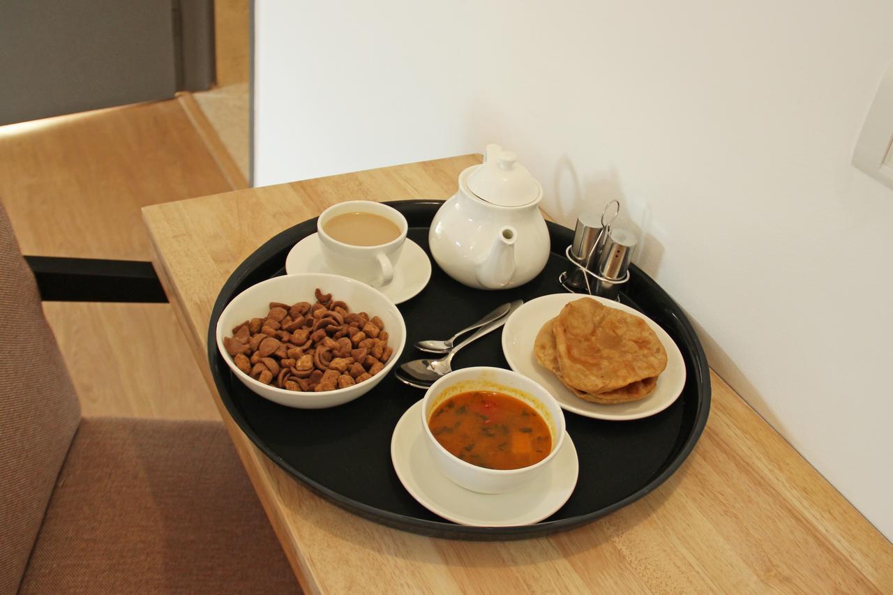 Oyo 6179 Hotel Aarjee Crescent Jaipur Bagian luar foto
